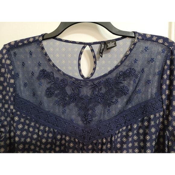 New Directions 3/4 Sleeve Tunic Embroidered Plus Size Top - Size 1X - Navy Multi - Picture 3 of 9